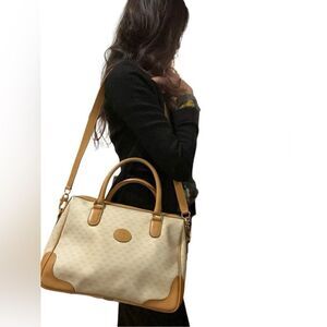 Gucci gg tote with strap